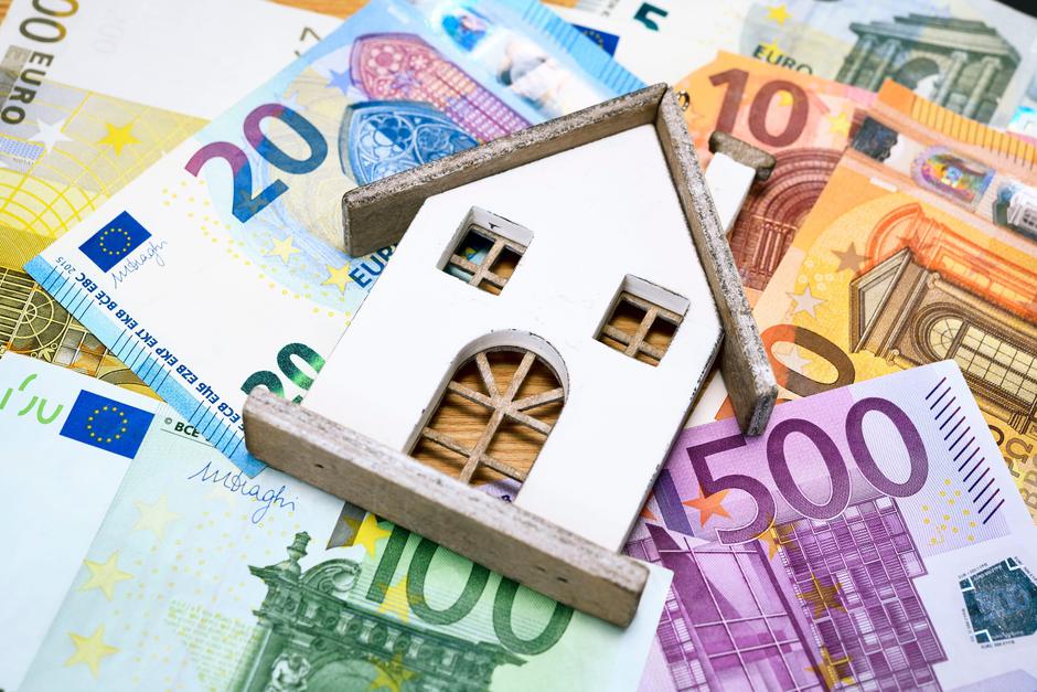 denar in nepremičnine | Avtor: Profimedia