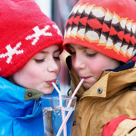 voda otrok zima tekočina