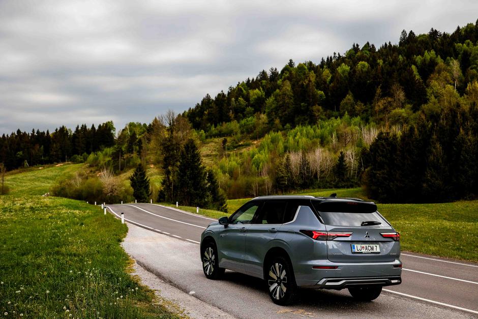 Mitsubishi Outlander PHEV | Avtor: Saša Despot