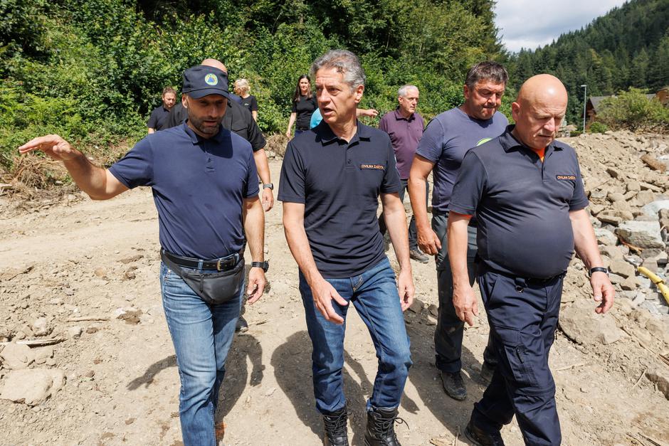 obisk predsednika vlade Roberta Goloba v Strugah pri Lučah poplave | Avtor: Nebojša Tejić/STA