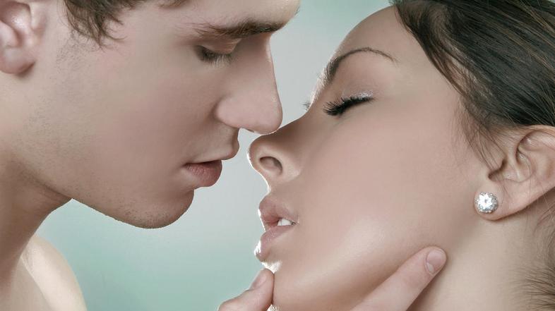 Med poljubljanjem so aktivne tudi obrazne mišice. (Foto: Shutterstock)