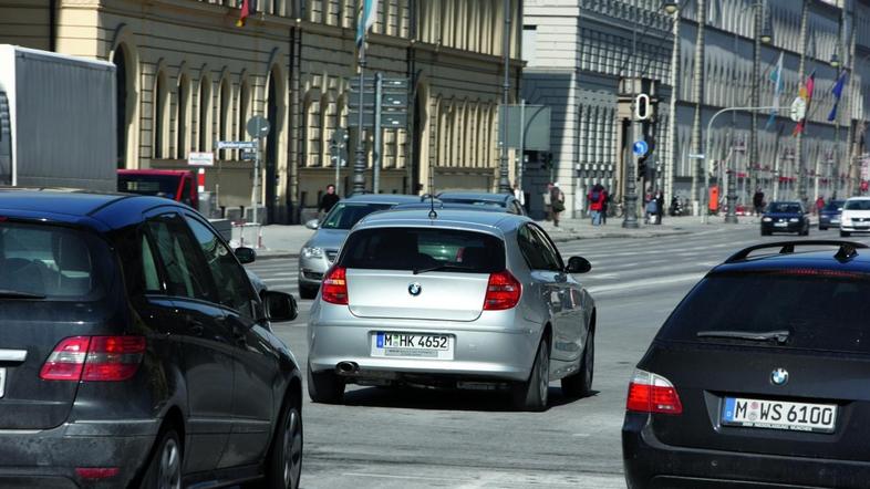 BMW poleg razvoja klasičnega električnega pogona stavi tudi na kombinacijo z vod