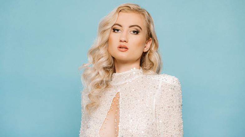 sanjski moški, Ana Sučevič