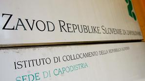 primorska 23.09.2010, koper, zavod za zaposlovanje tabla, foto barbara milavec