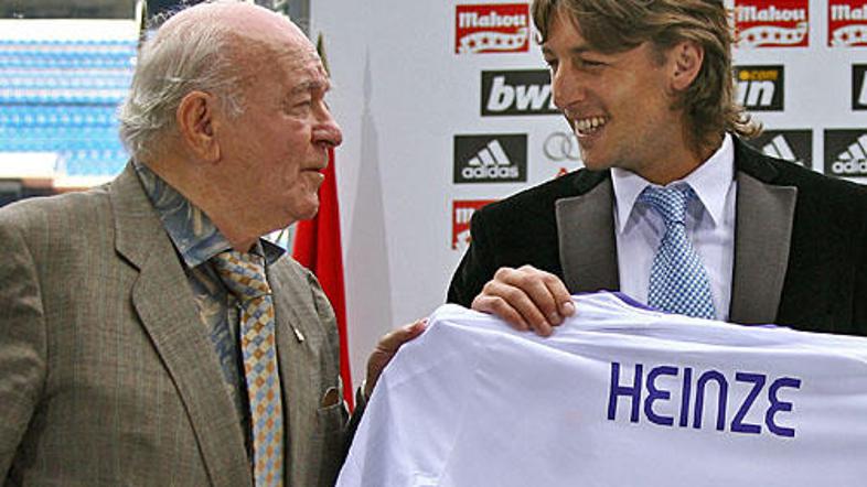 Alfredo Di Stefano, častni predsednik Reala, in njegov rojak, nogometaš Gabriel 