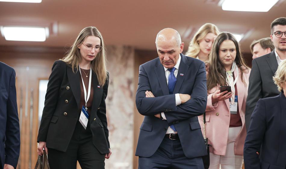 Janša zagrozil Golobu in Mescu: Imata 24 ur časa, sicer ...