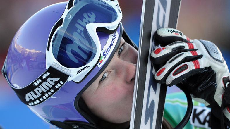 Tina Maze mladim smučarkam odsvetuje samostojno pot. (Foto: AFP)