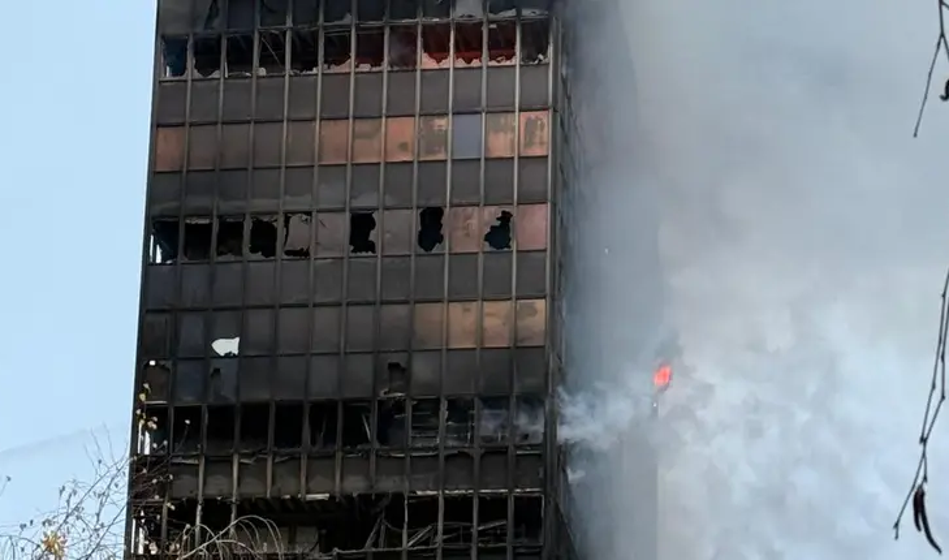 Požar več ur zajemal znameniti nebotičnik v Zagrebu, gasilski poveljnik opozarja na sumljive okoliščine