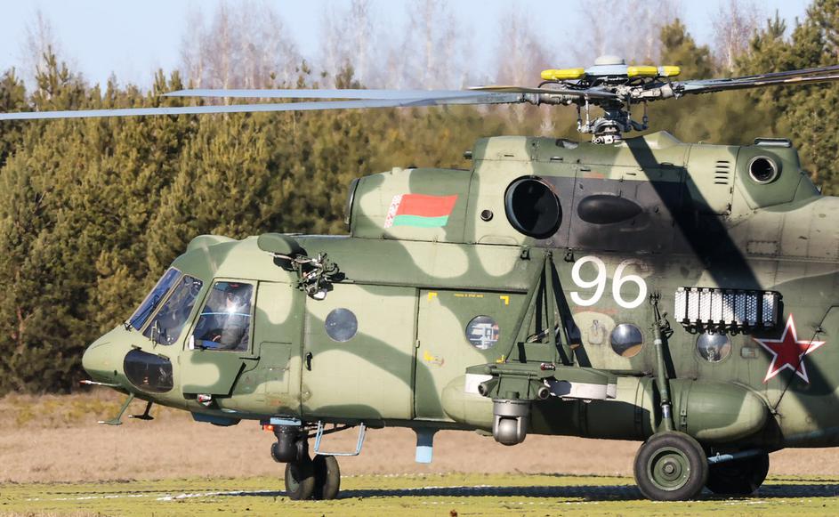 vojna v Ukrajini, ukrajinska delegacija, vojaški helikopter, pogajanja