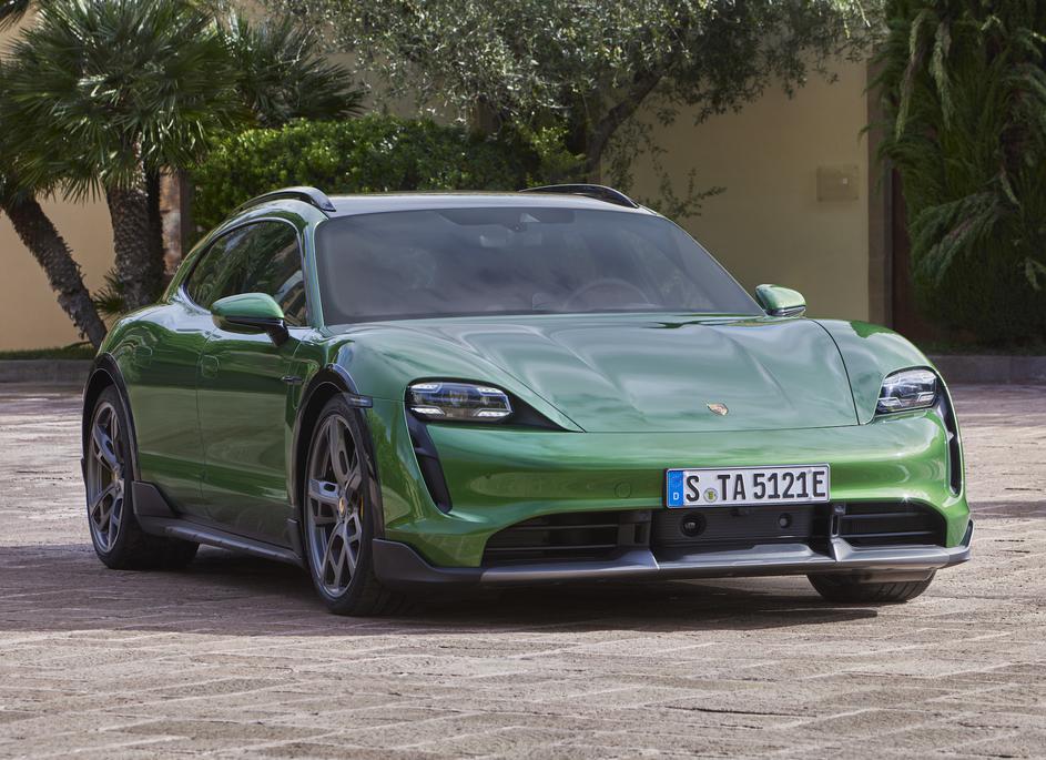 Porsche taycan cross turismo