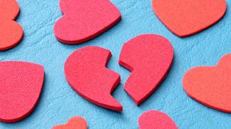 Po dveh letih, ko se zaljubljenost konča, je lahko ljubezni konec ali pa se prič