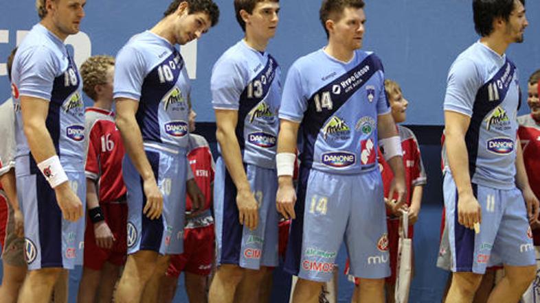 Slovenska rokometna reprezentanca je turnir na Češkem začela dobro.