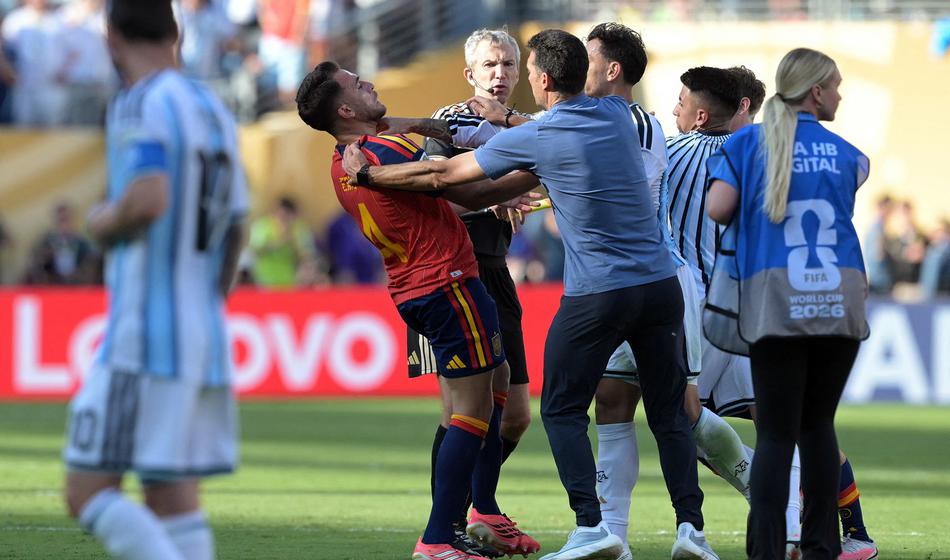 Fifa z dolgimi suspenzi za vpletene v neljube dogodke po finalu SP