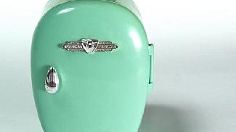 Že nekaj let so trebušasti hladilniki spet zelo moderni. In nikakor ne smejo bit