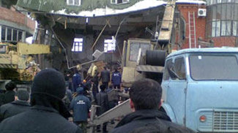 Dvonadstropno poslopje je bilo po navedbah očividcev v eksploziji popolnoma unič