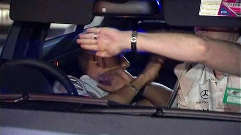 Melbourne policija ustavila Lewis Hamilton Mercedes