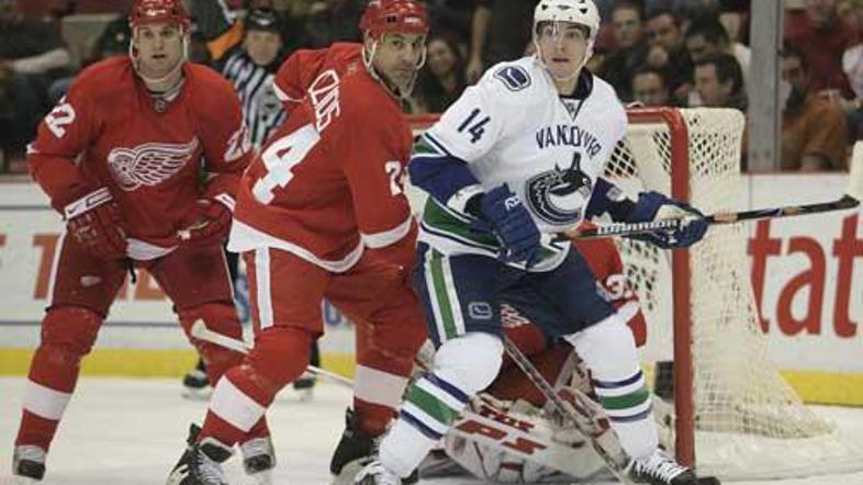 Detroit je na domačem ledu prekinil serijo porazov.