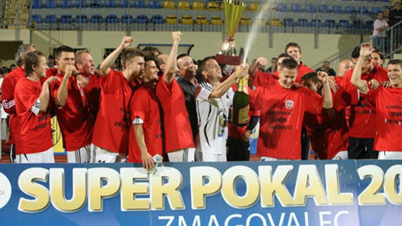 Nogometaši Interblocka so po izvajanju enajstmetrovk osvojili prvo lovoriko v le