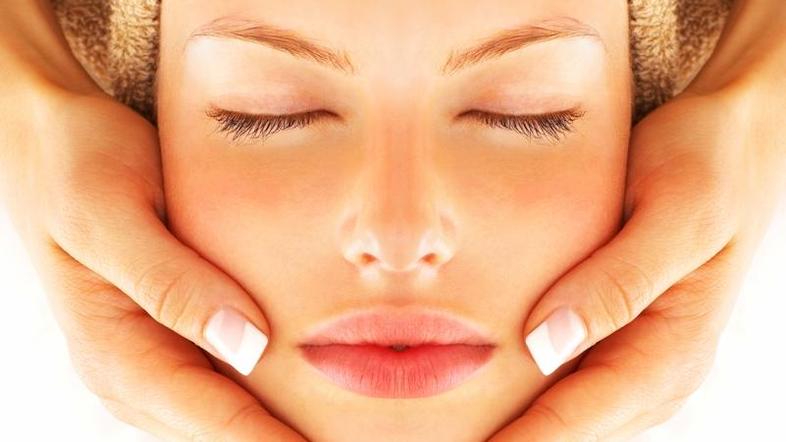 Pravilna nega omili težave s kožo. (Foto: Shutterstock)