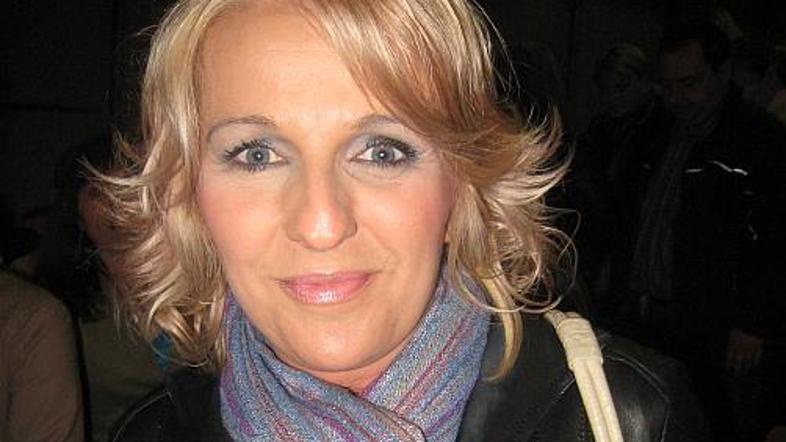 Ne vidi potrebe, da bi osebne zadeve delila z javnostjo.