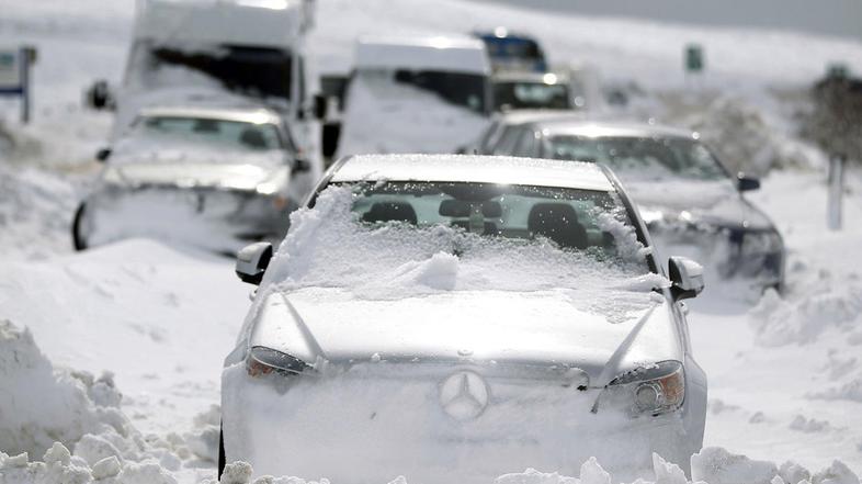 sneg, Velika Britanija, ceste, avtomobili