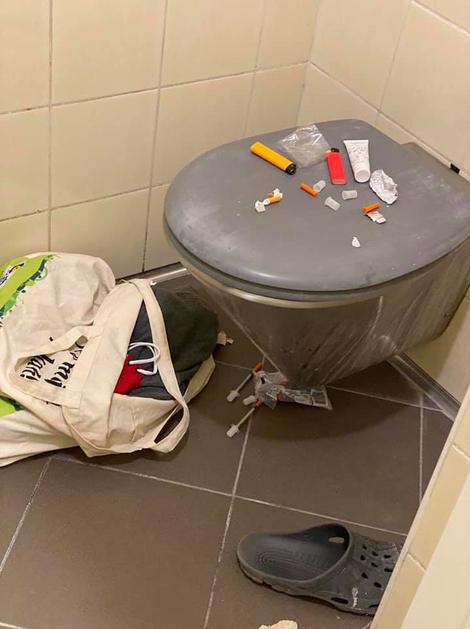 Razdejanje na stranišču v Piranu