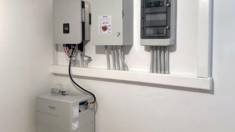 hranilnik električne energije