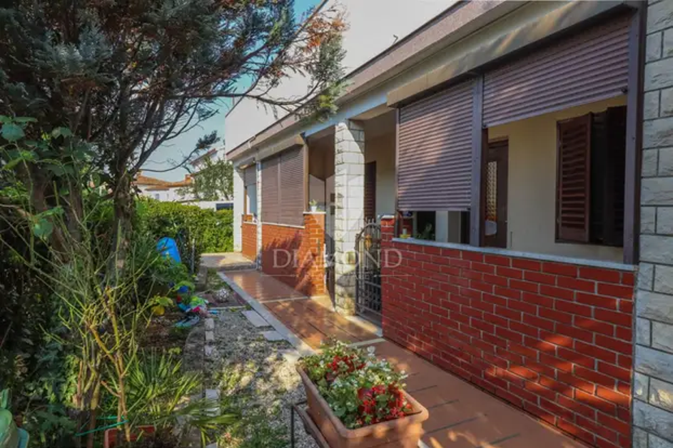 Oglas za sobo v Novigradu