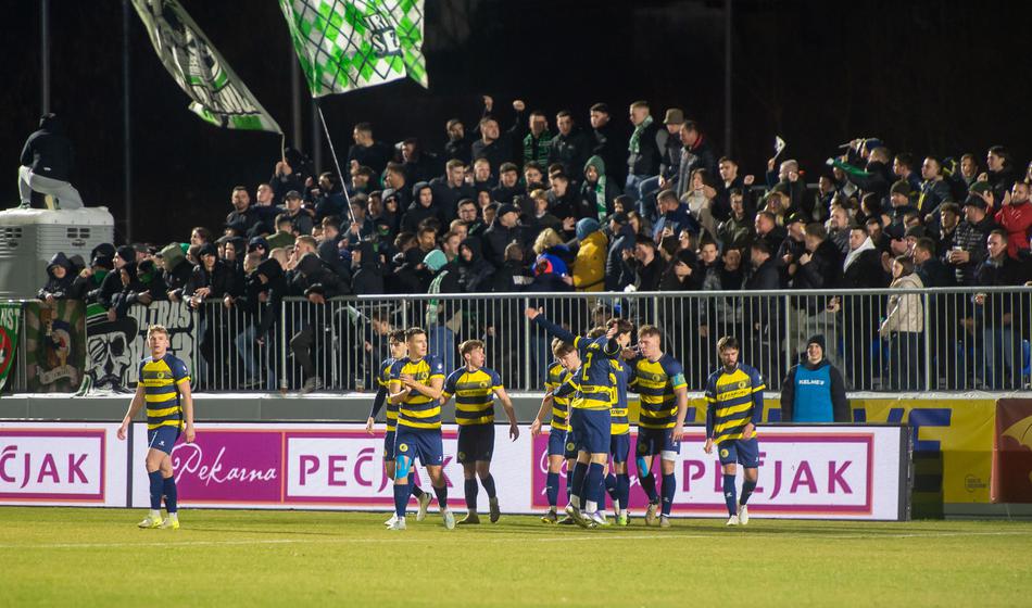 Drugoligaš v finalu, po Mariboru in Olimpiji izločil še enega prvoligaša