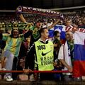 Slovenski navijači na Marakani niso dobili mirnega večera nogometa. (Foto: Nik R