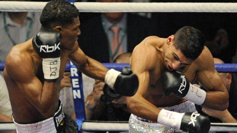 Prescott je hitro odpravil Khana.