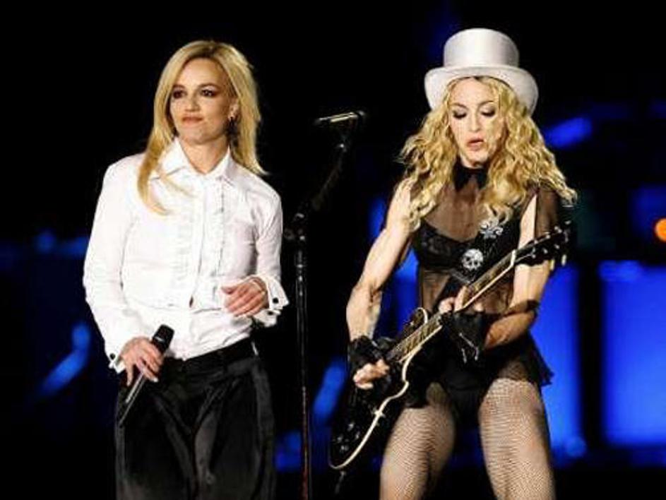 Z moškimi imata samo probleme.