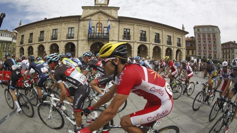 dirka po Španiji Vuelta 20. etapa Aviles start kolesarji začetek