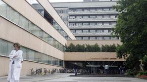 V UKC Ljubljana so se za omejitev obiskov odločili zaradi omilitve neprimerne te