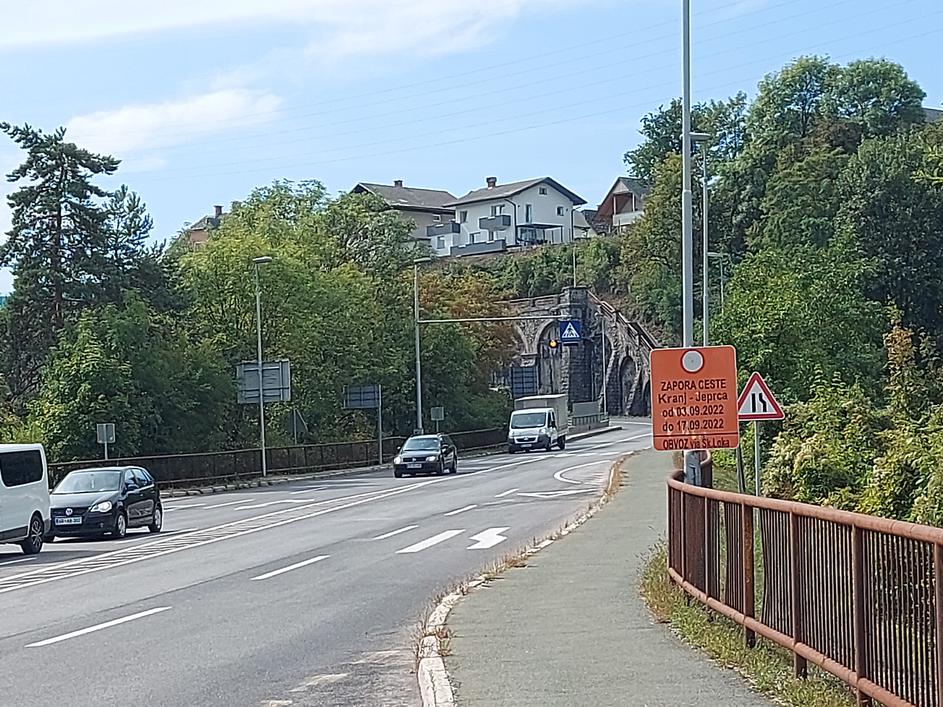 Kranj, železniška postaja, tiri, vlak,