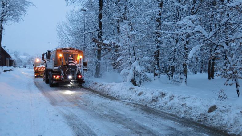 Pluženje snega. Fotografija je simbolična.