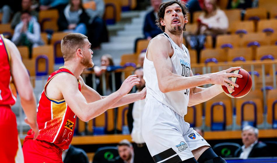 Košarkarji Ilirije izpustili prvo priložnost, da si zagotovijo obstanek