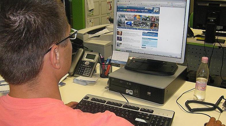 Ekipa portala zurnal24.si vam skupaj s kolegi iz časnika Žurnal24 in regionalnih