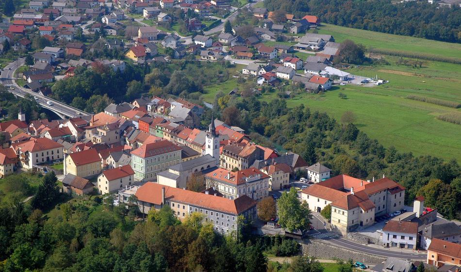 V teh lepih kotičkih cene komaj dosežejo 1000 evrov na kvadrat