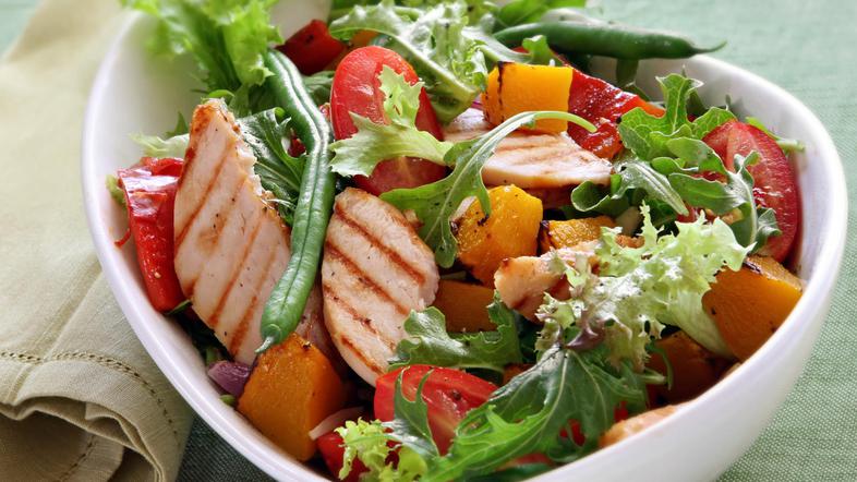 Po želji dodajte najljubšo zelenjavo. (Foto: Shutterstock)