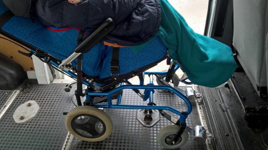 Pritrjevanje invalidskega vozička v avtomobilu | Avtor: Zveza Sonček
