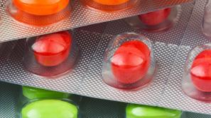 Na antibiotike odpornih bakterij je vse več. (Foto: Shutterstock)