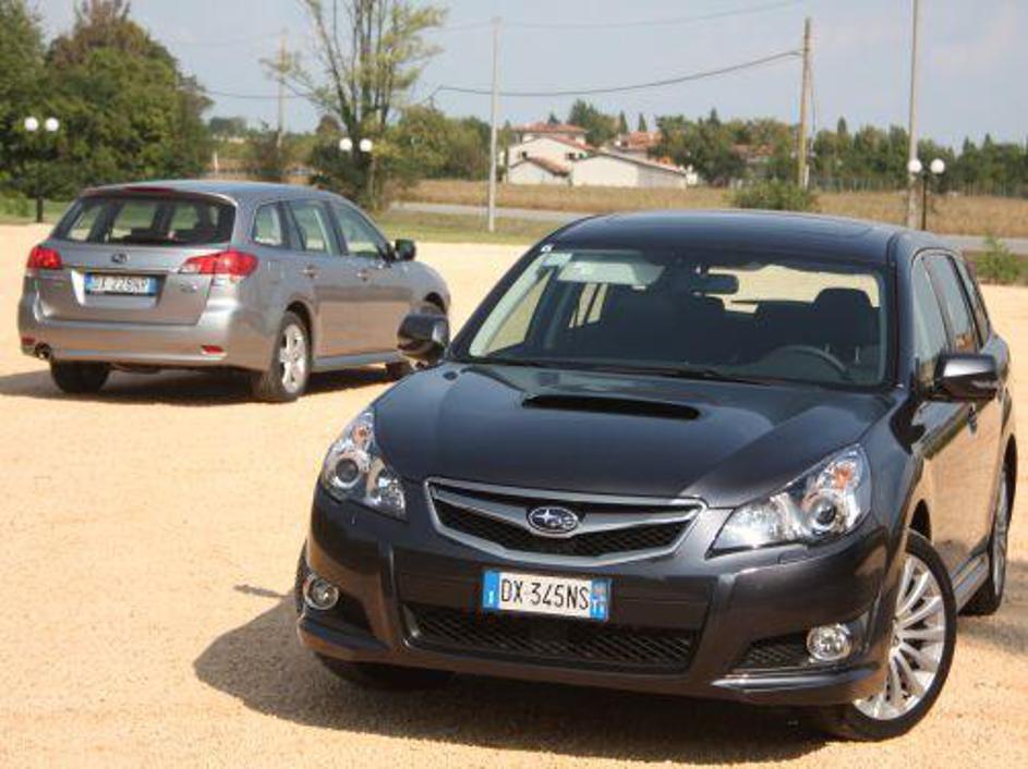 Legacy in outback imata tako kot Subaru ene najbolj zvestih kupcev. Glede na vid