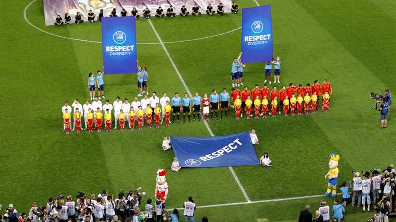 portugalska španija stadion doneck