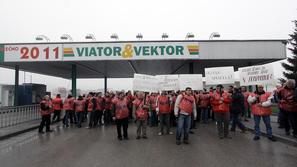 V Viator & Vektorju pa ob vsem dogajanju pravijo, da ima TVM zagotovljena naroči