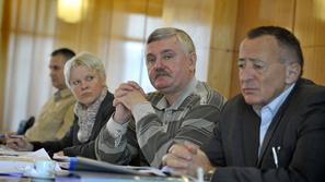 Alison Teodorovic, upravne enote, Francisek Verk, predsednik Koference sindikato