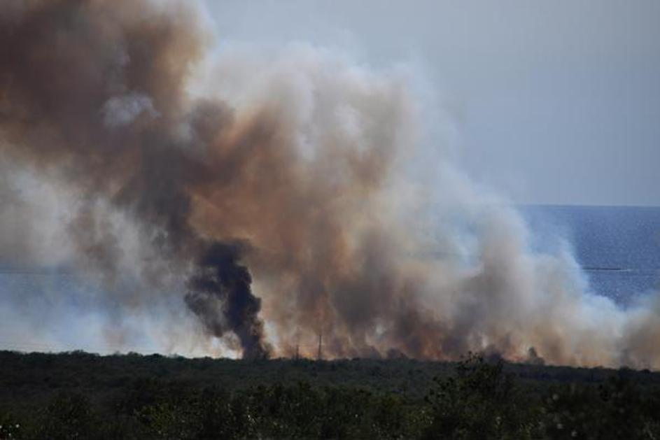 Požar v bližini Barbarige in Fažane.