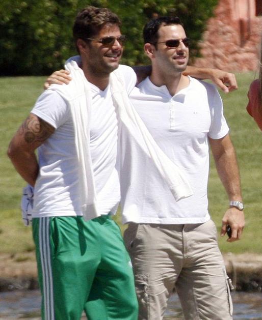 Ricky Martin, Carlos Gonzales