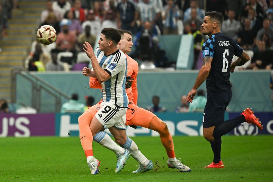 Julian Alvarez Dominik Livaković | Avtor: Profimedia