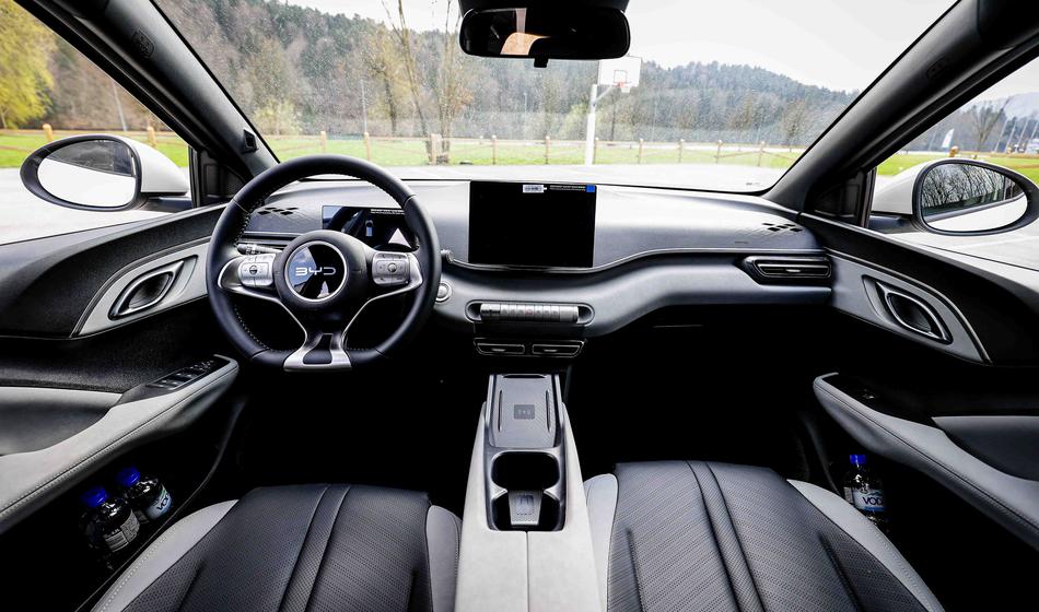 Kitajski BYD: Če se bo naš avto zaletel v avtopilotu, prevzemamo krivdo